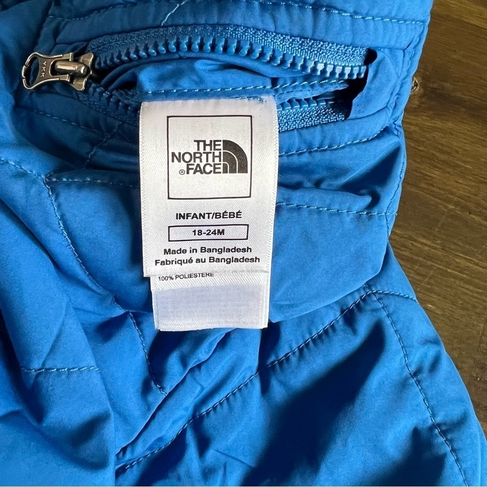 The North Face Blue Bear Print Jacket - Picture 10 of 10